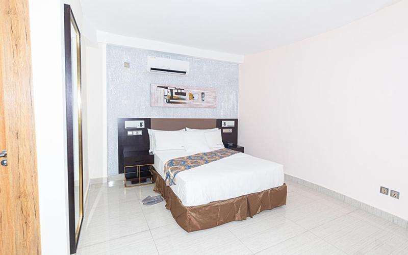 Hotel Le Figaro Douala Ngoại thất bức ảnh