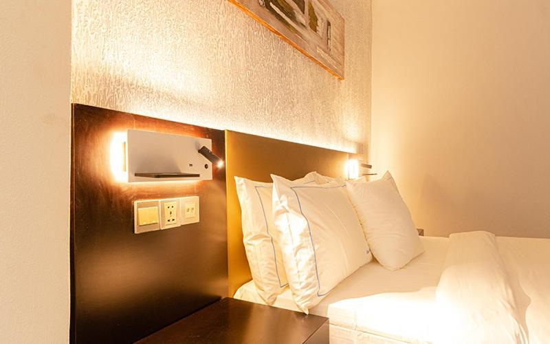Hotel Le Figaro Douala Ngoại thất bức ảnh