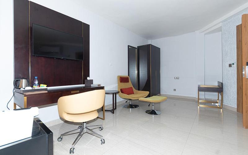 Hotel Le Figaro Douala Ngoại thất bức ảnh