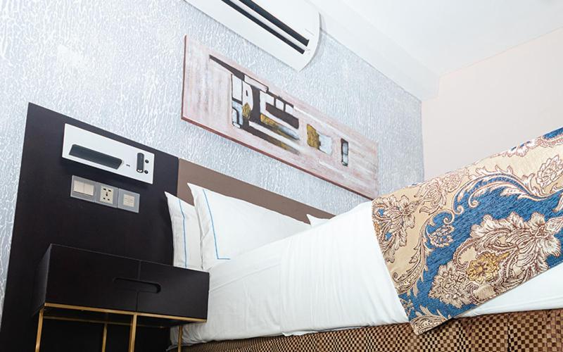 Hotel Le Figaro Douala Ngoại thất bức ảnh