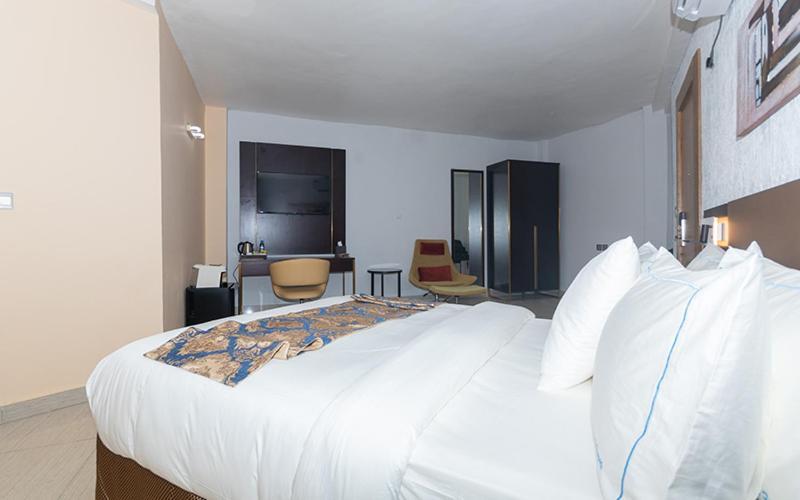 Hotel Le Figaro Douala Ngoại thất bức ảnh