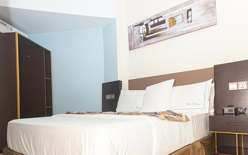 Hotel Le Figaro Douala Ngoại thất bức ảnh