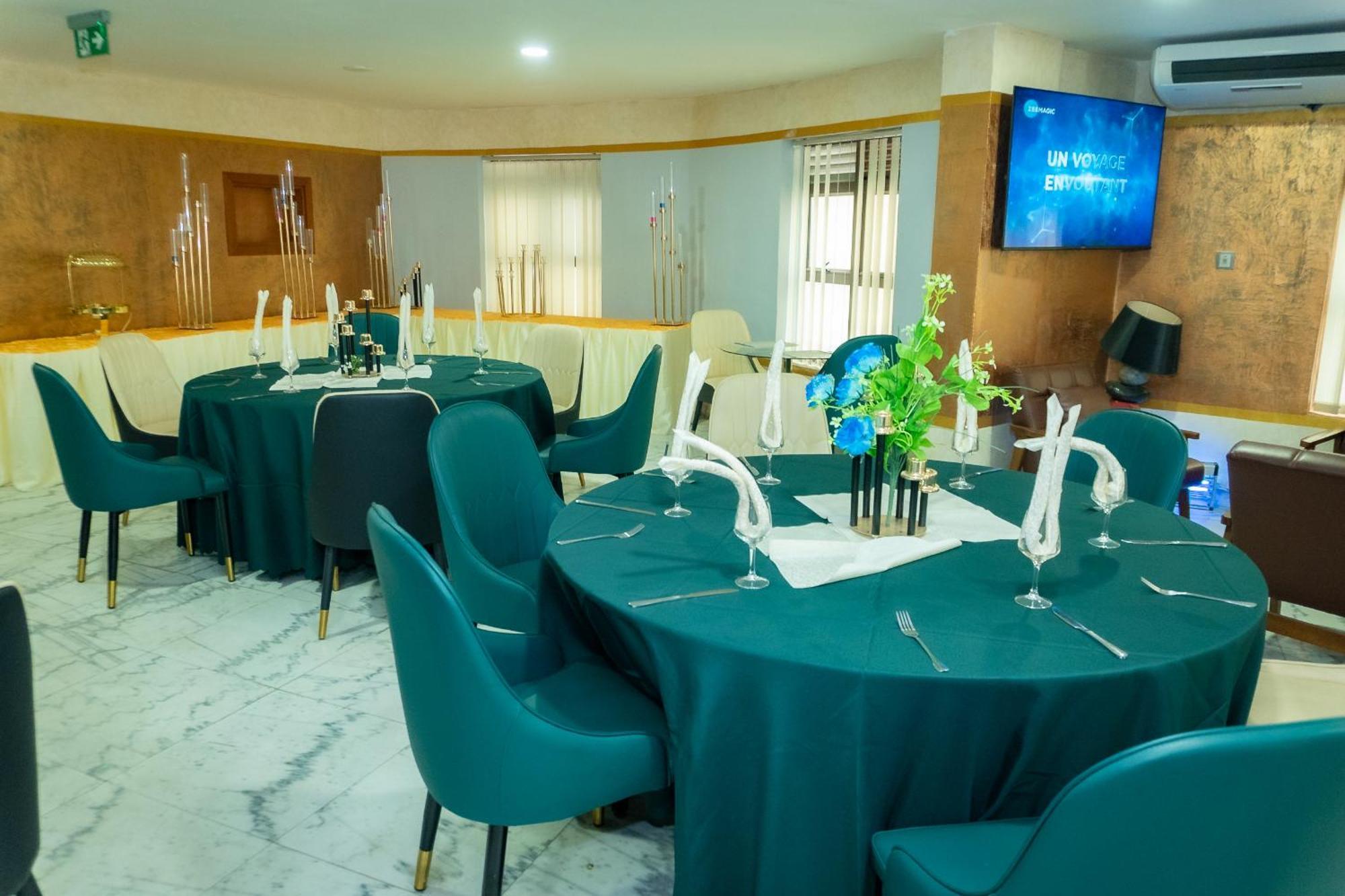 Hotel Le Figaro Douala Ngoại thất bức ảnh