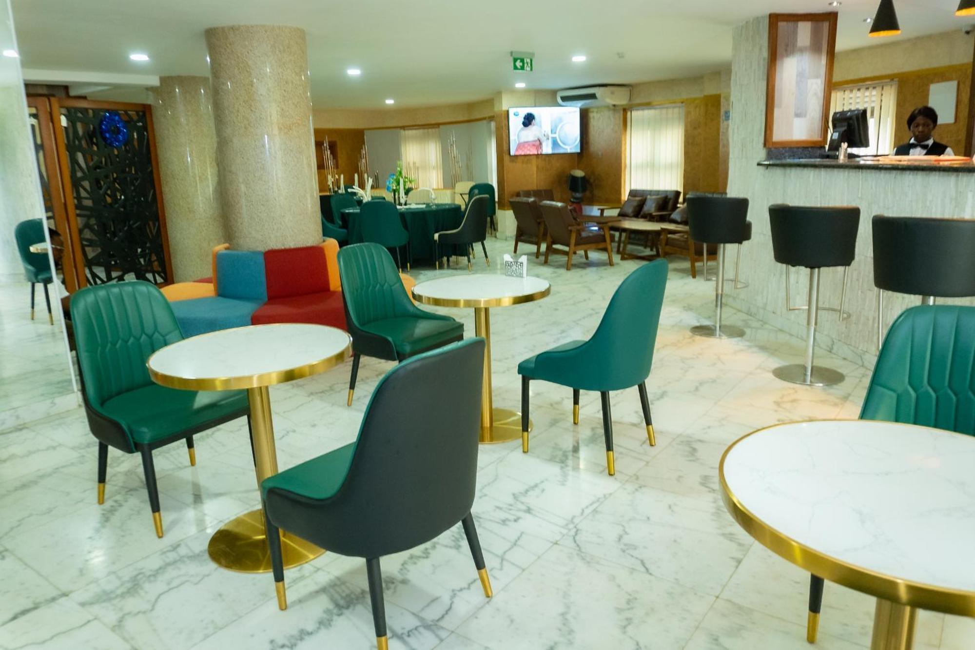 Hotel Le Figaro Douala Ngoại thất bức ảnh