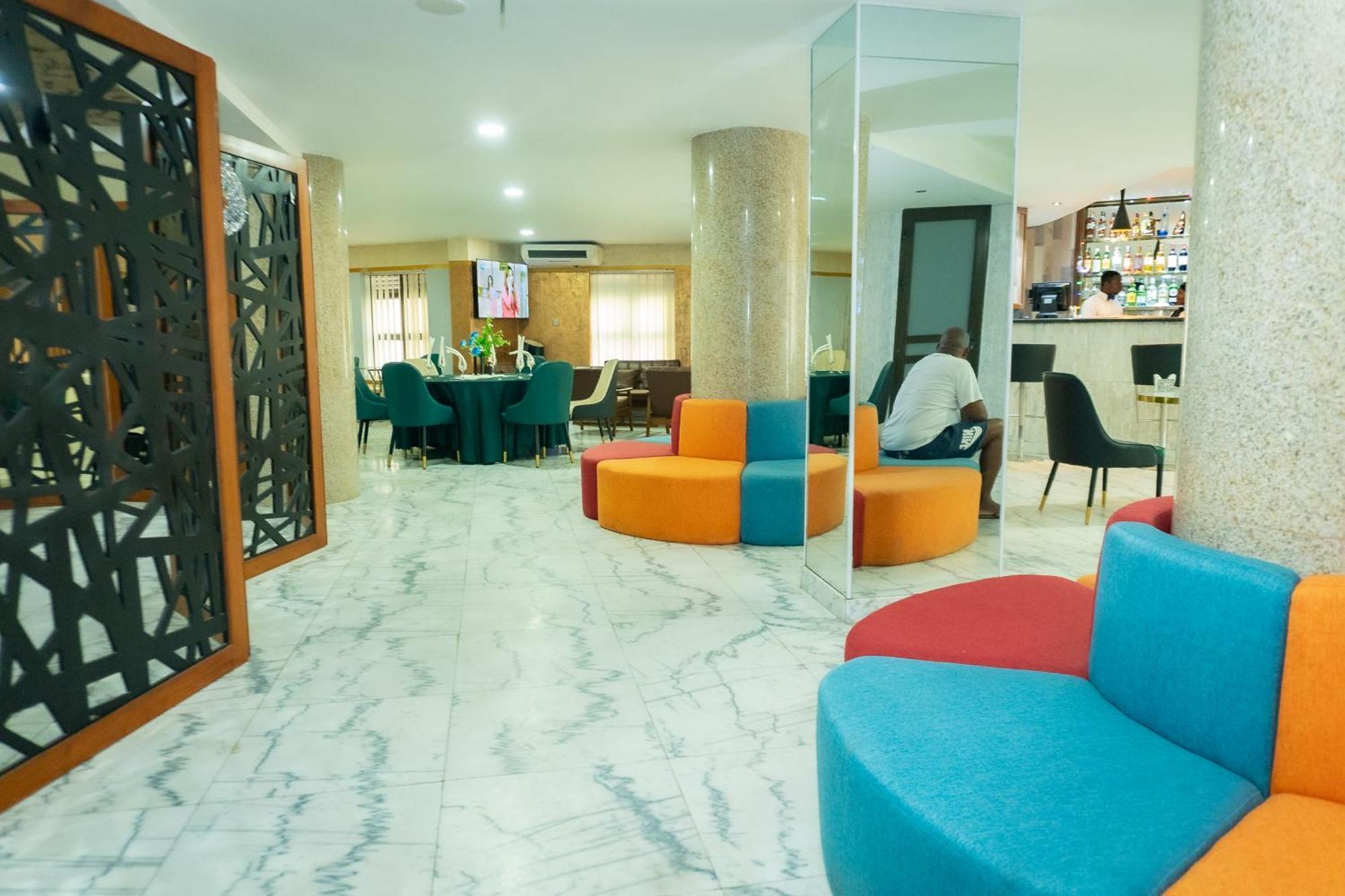 Hotel Le Figaro Douala Ngoại thất bức ảnh