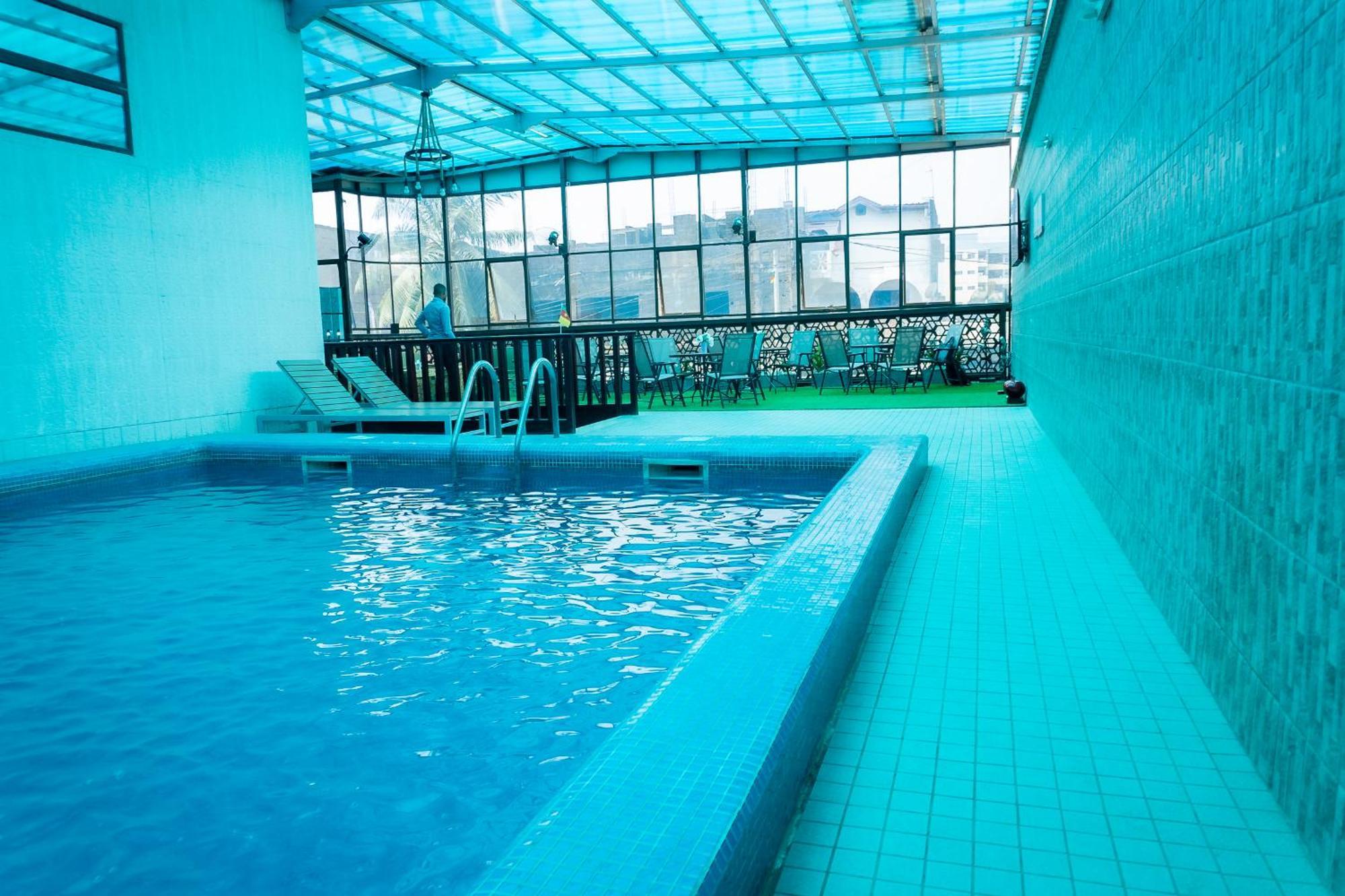 Hotel Le Figaro Douala Ngoại thất bức ảnh