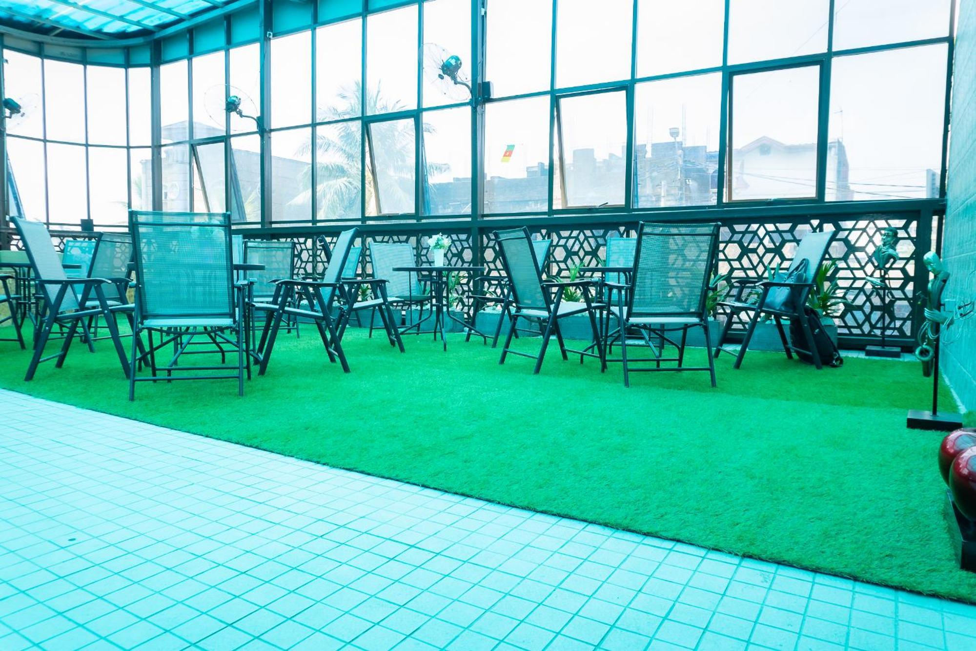 Hotel Le Figaro Douala Ngoại thất bức ảnh